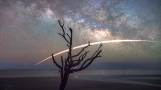 Image Captured of Night Sky During SpaceX Falcon 9 Landing